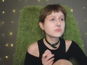 Kortny Yo • hairy • 25y • Europe • public