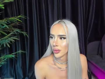 Kristhedoll • feet • 21y • Kensington London • public