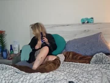 Kuntryboyfresh1995 • boobies • 30y • Ohio, United States • public