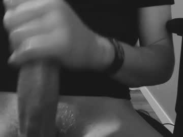 Kyle1442 • daddy • 30y • Canada • public