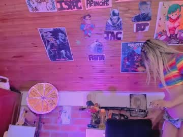 Kyliekandy • smoke • 23y • twiter @CRAZYKYLIEKUSH insta @CRAZYKYLIE.KUSH • public