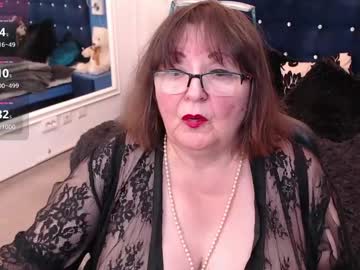 Lady Estelle • mature • 67y • #apartament69 • public