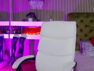 Ladytouch • smoke • 45y • somewhere in this world  • public