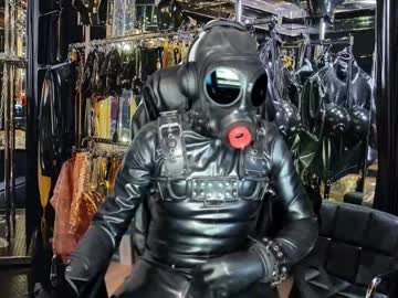 Latexlover202 • fetish • 0y • Germany • public