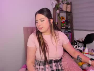 Lauu R • curvy • 27y • Bogotá, Colombia • public