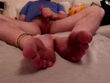 Lazysnee • feet • 0y • Bayern, Germany • public