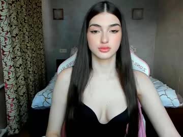 Leila 4ever • bigass • 21y • . • public