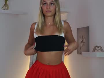 Lenaastar • findom • 19y • City girl of course • public