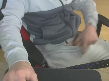 Leon_97 • masturbate • Germany • public