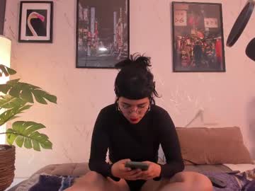 leonela_dh - Live Cam Model Online on Ted's Cam Directory
