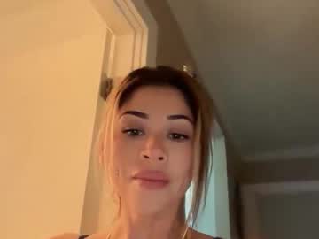 Lexi_sky23 • smile • wet dreams • public