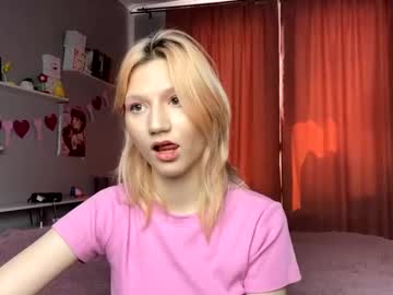 Leyasaolee • footfetish • 19y • bugaria • public