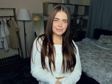 Leyla Dream • shy • 18y • Estonia • public