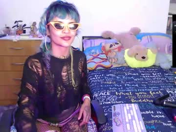 Lila Bratz • naked • 23y • USA • public