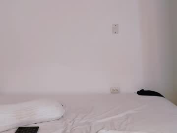 Lilith Cox  • skinny • 0y • Colombia • public