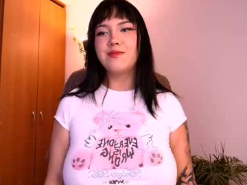 Lillysxx • bigboobs • 0y • u heart <3 • public