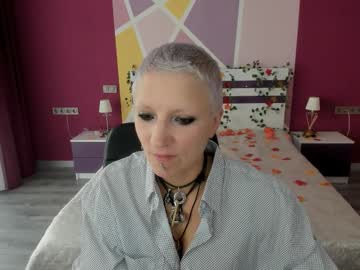 Live Milf Lilusprings, 38 yrs – Hot Milf Cams