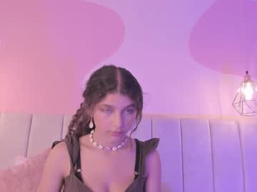 Lily Cherry0 • anal • 22y • Medellin • public