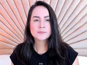 Lisa Baker1 • pregnant • 26y • Colombia • public