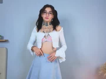 Lisa Juicy • skinny • 19y • Serbia • public