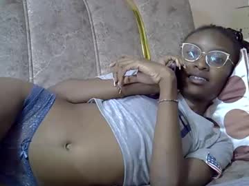 Lisaally • petite • 23y • Somewhere in your Dream? • public