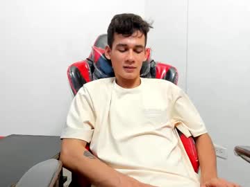 Live cam boy Littlemax23, 23 yrs – Hot Male Cams