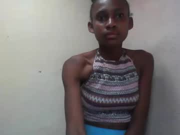 Littleyanah • dance • 24y • comore • public