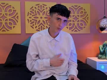 Live cam boy Logan_stonee_, 32 yrs – Hot Male Cams