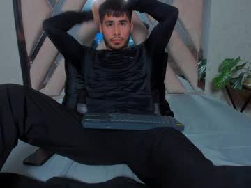 Loghan Fox • cum • 25y • colombia • public