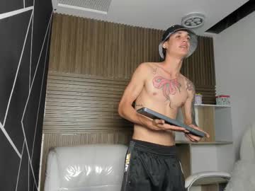 Live cam boy Loki_odinsonn – Hot Male Cams