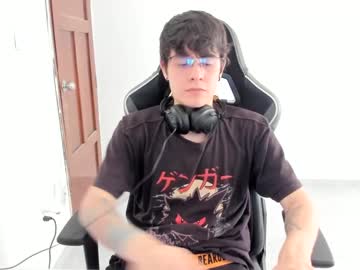 Lonelyhotboy0 • precum • 20y • error-404 • public