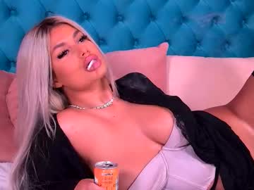 Lorryskye • bigboobs • 23y • Naughty Land ? • public