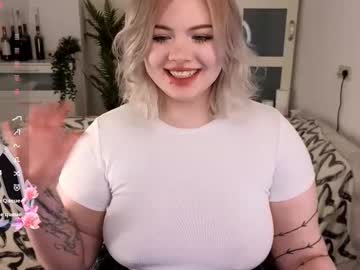 Lovely Leilla • bbw • 23y • Finland • public