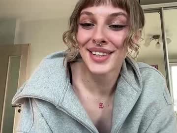 Lovesstation • teen • 21y • In your Dream <3 • public