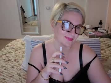 Luana0809 • naturalbigboobs • 45y • toscana • public