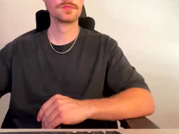 Lucas118877 • fitbody • 28y • GER/USA • public