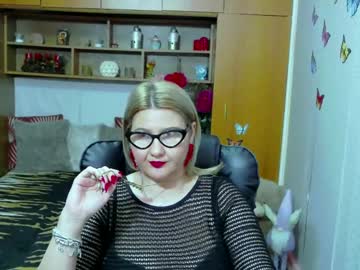 Lucillefenlys • hair • 45y • Warsaw • public