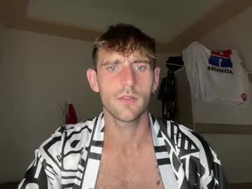 Lukegunn22 • british • 28y • London • public