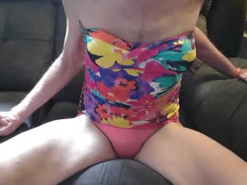 Luvdaisy420 • lingerie • 56y • Ohio, United States • public