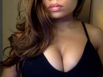 Luxie69397390 • juicyass • 22y • Near your Home • public