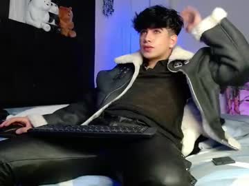 Live cam boy Lylebennett_ – Hot Male Cams