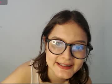 Madielorez • bigass • 18y • Always here • public