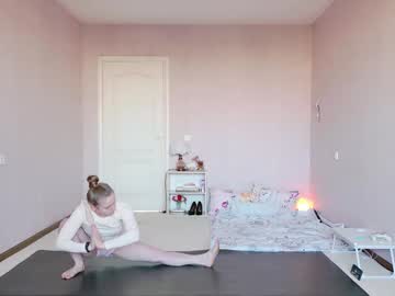Magicalkate • yoga33y • my room • public