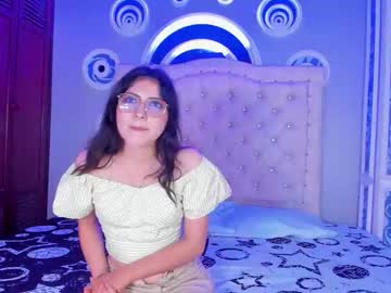 Maikel Uwu • feet • 20y • Algún lugar • public