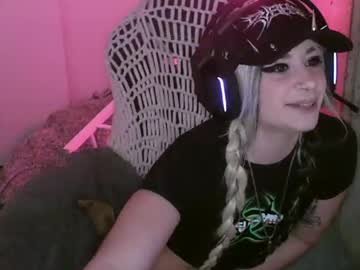 Manicpixieslutt • lovense • 0y • in your dreams • public