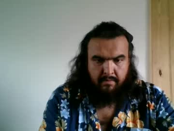 Mannhirych • uncut • 0y • bed • public