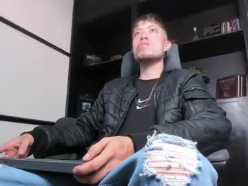 Live cam boy Marcuscollins1_, 22 yrs – Hot Male Cams