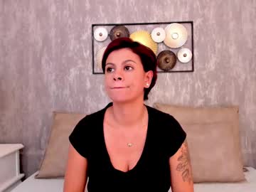 Marianasanz • heels • 33y • Colombia • public