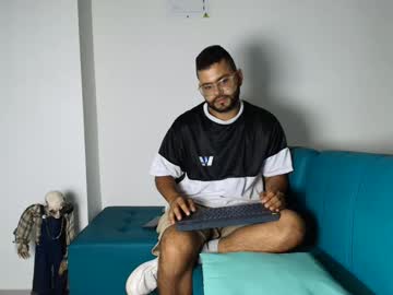 Live cam boy Masterbear01, 25 yrs – Hot Male Cams