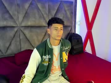 Live cam boy Maximo_romano, 21 yrs – Hot Male Cams